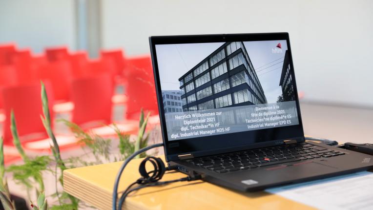 Computeransicht der Präsentation im Switzerland Innovation Park Biel/Bienne an der Diplomfeier 2021