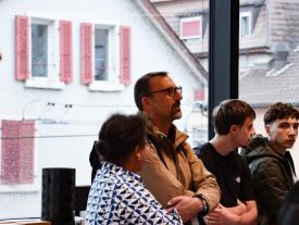 Studenten und Besucher
