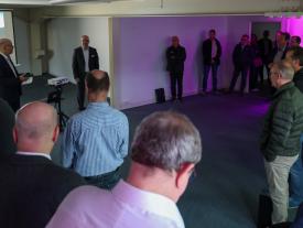 Teilnehmende verfolgen Präsentation beim Netzwerkanlass Müesli 4.0 im Veranstaltungsraum