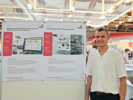 Student vor seiner Diplomarbeiten