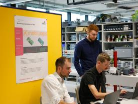 Team präsentiert Projekt Monitoring Hubmotoren an der hftm Diplomausstellung Biel