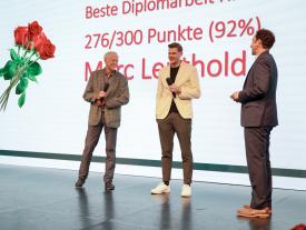 Auszeichnung der besten Diplomarbeit an der hftm Diplomfeier Wirtschaftsinformatik